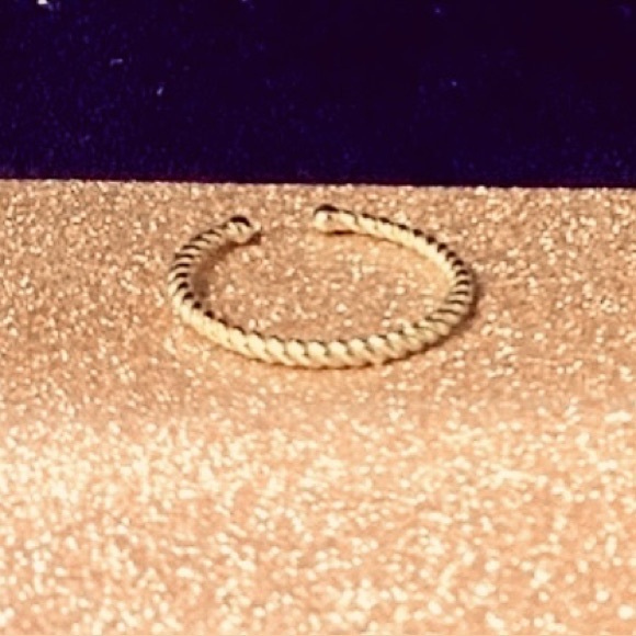 Gold Thin Rope Twisted Open Ring - Picture 2 of 4